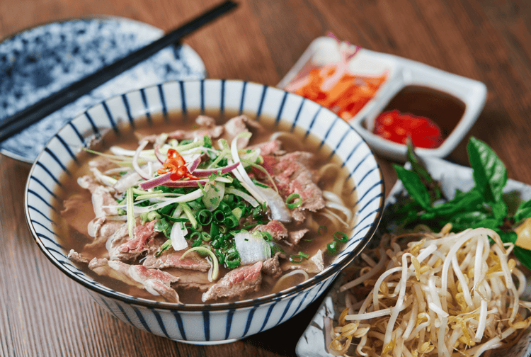 Phở, món ăn truyền thống Việt Nam
