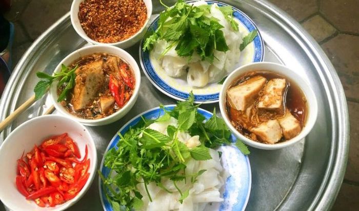 Bánh cuốn Bà Hoành - quán ăn nổi tiếng tại Hà Nội