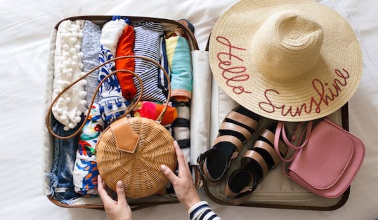 Túi chống nước bảo vệ đồ đạc quan trọng khi đi biển