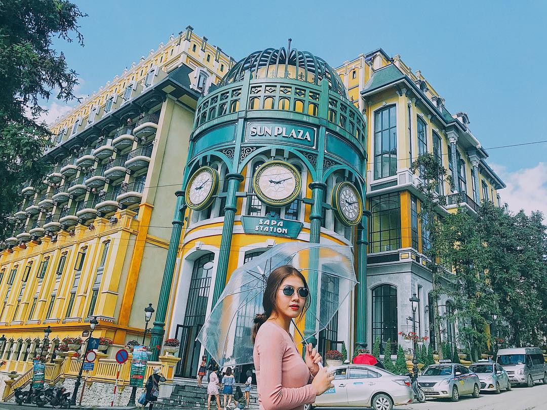 Mặt tiền Sun Plaza rực rỡ