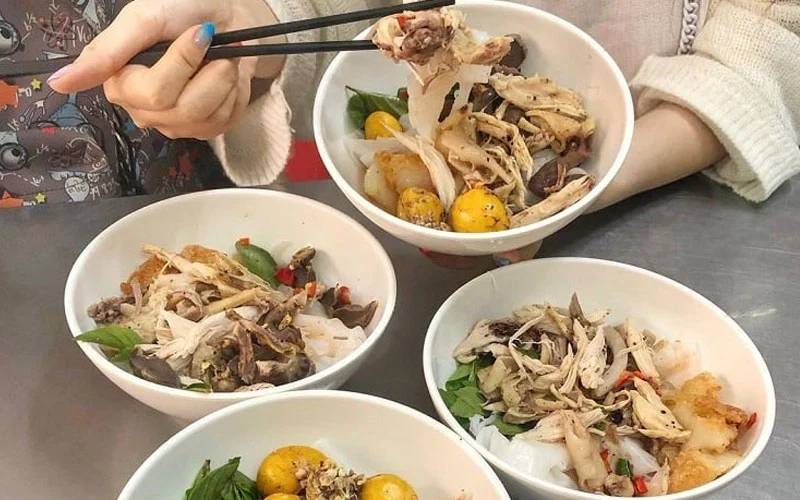 Bánh ướt lòng gà đặc sản độc đáo tại Đà Lạt