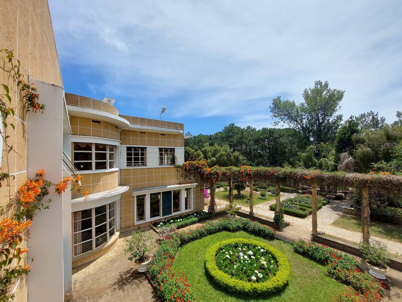 Dinh Bảo Đại III cổ kính