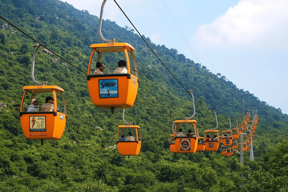 Đồi Robin và cáp treo ngắm mây