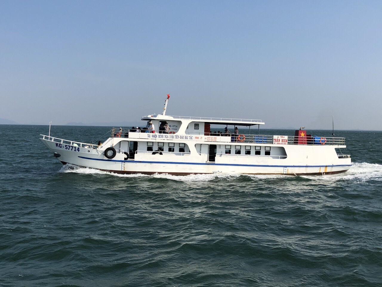 Bãi biển yên trên đảo