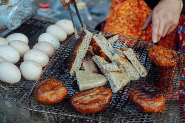 Hà Giang có đặc sản gì - Bánh tam giác mạch