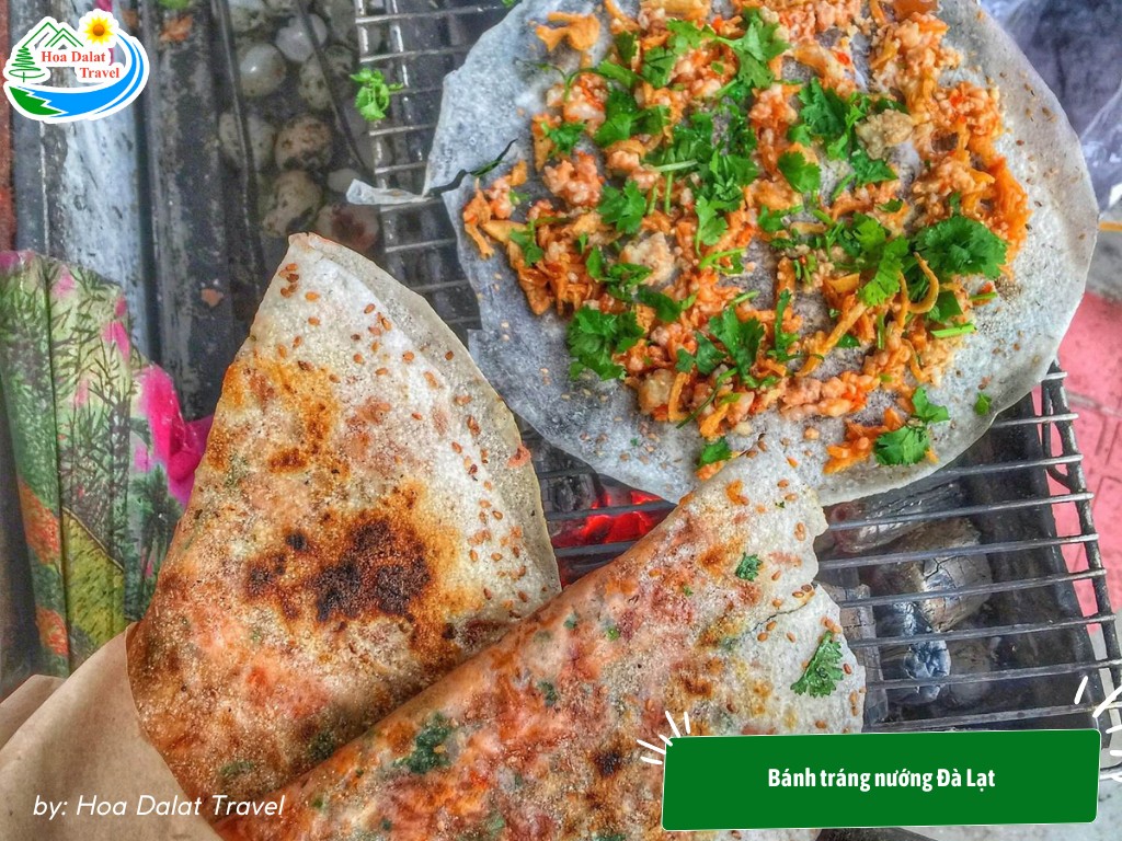 Bánh tráng nướng Đà Lạt giòn rụm bên bếp than hồng