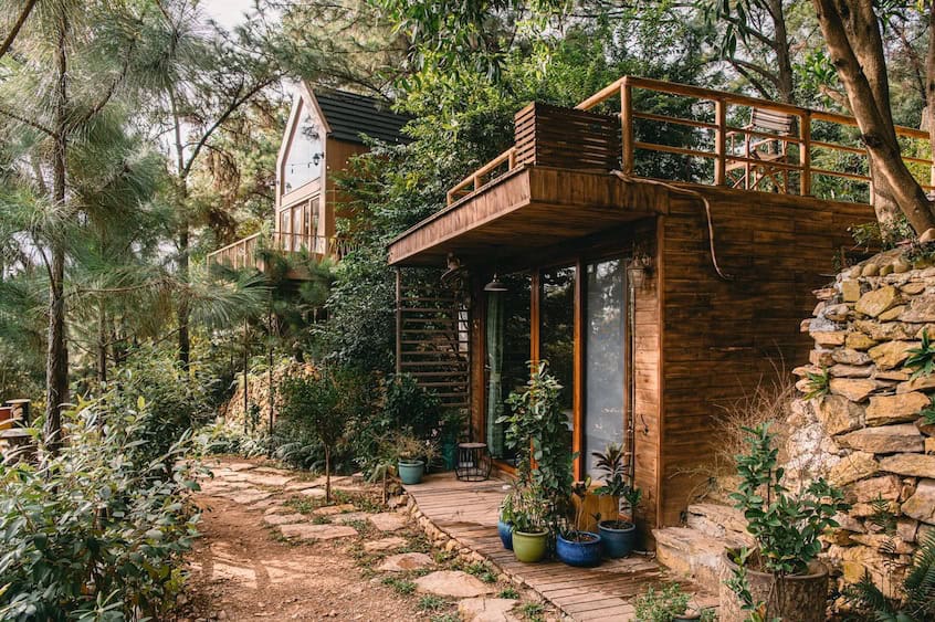 Homestay gần Hà Nội có nhiều kiểu không gian, từ vườn xanh đến nhà gỗ