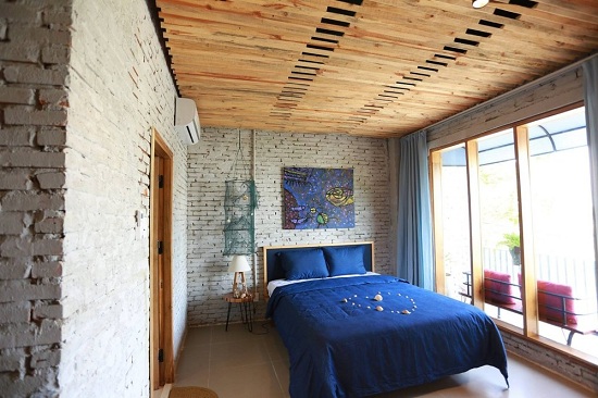 View biển tuyệt đẹp nhìn từ phòng ngủ Denim House