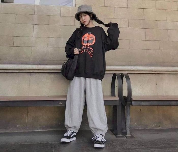 Áo hoodie kết hợp quần ống rộng che khuyết điểm hiệu quả