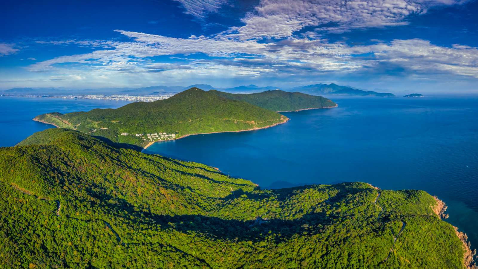 Cảnh núi biển Sơn Trà