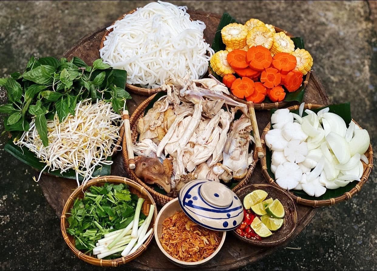Mâm cơm cuối tuần gắn kết gia đình