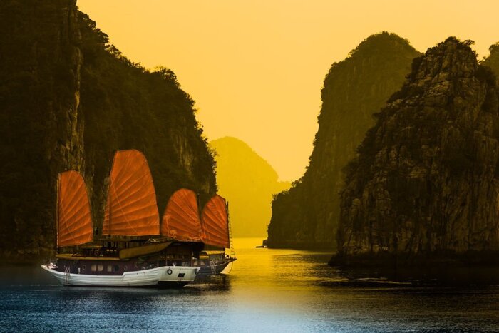 Vịnh Hạ Long mùa thu