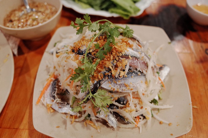 Gỏi cá trích - món ngon miền Nam hấp dẫn du khách