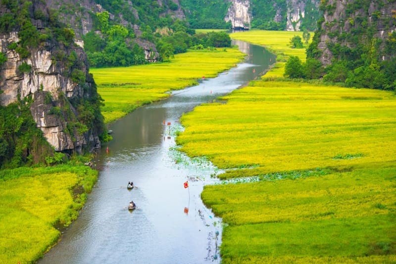 Vẻ đẹp hoang sơ và kỳ vĩ từ Tam Cốc Bích Động tại Ninh Bình