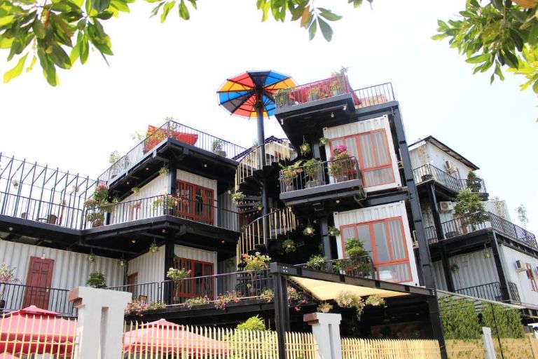 Khung cảnh homestay gần biển ở Hạ Long