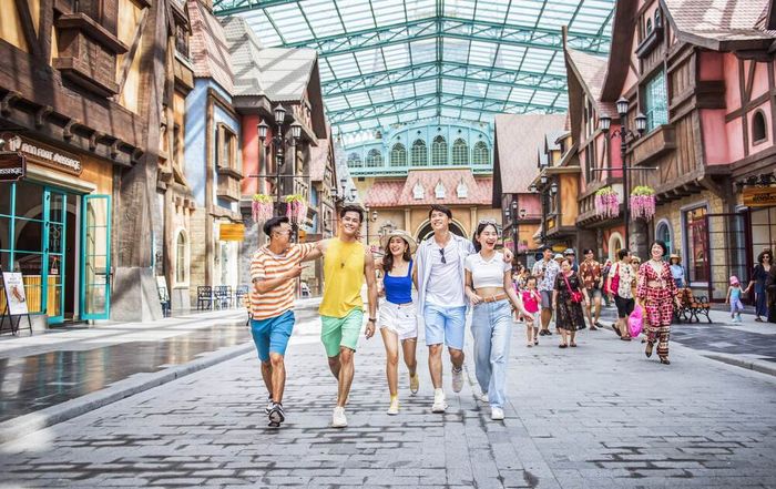 Phối đồ dạo biển sành điệu và thoải mái