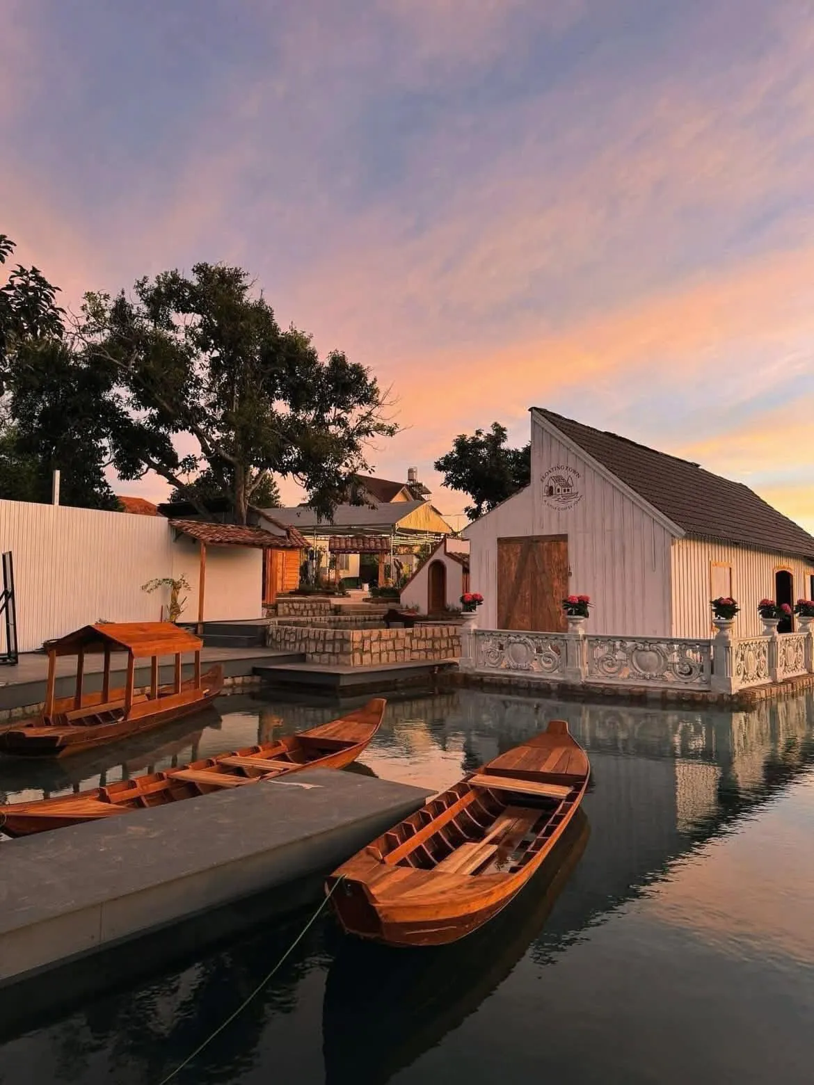 Floating Town nằm giữa vùng ngoại ô Tà Nung - Đà Lạt