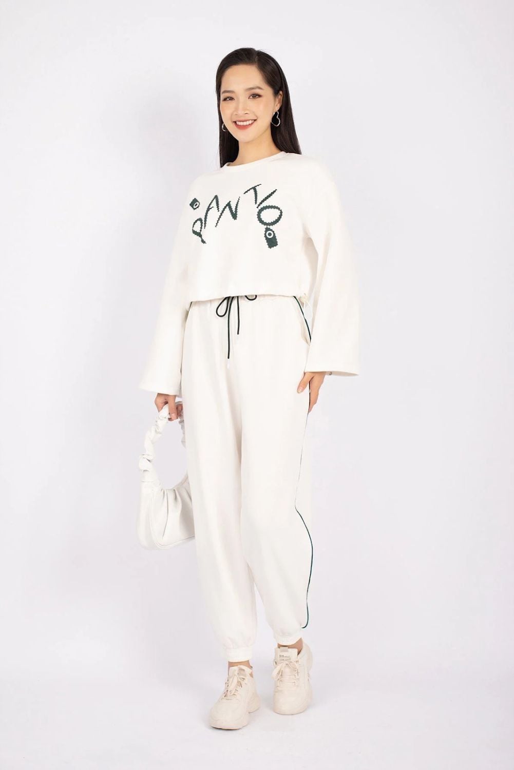 Bộ thể thao dáng áo croptop