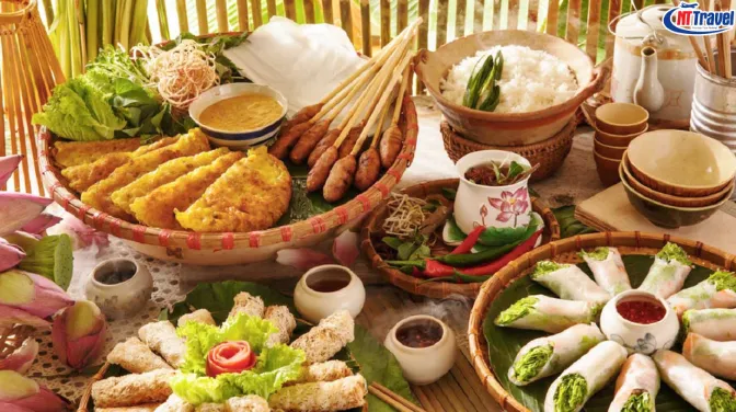Đặc Sản Đà Nẵng – 15 Món Ăn Nức Tiếng Xứ Quảng, Giá Chỉ Từ 15K & Địa Chỉ Quán Ngon Nhất