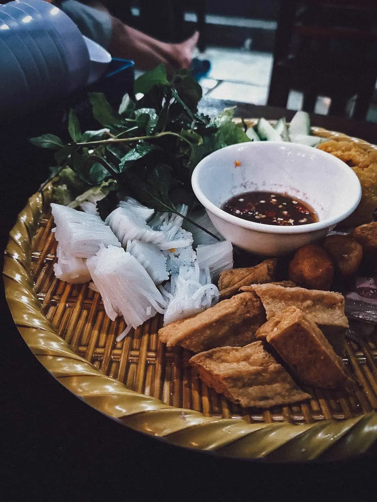 Mẹt bún đậu mắm tôm thập cẩm hấp dẫn tại Hà Nội