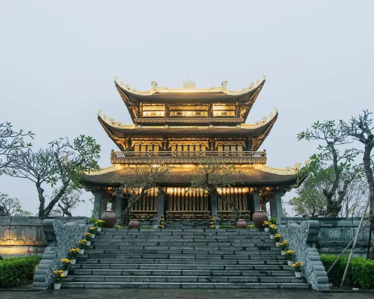 Chùa Vàng