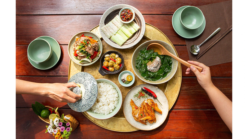 Mâm món Việt truyền thống