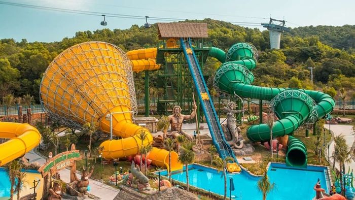 Aquatopia Water Park tại Hòn Thơm