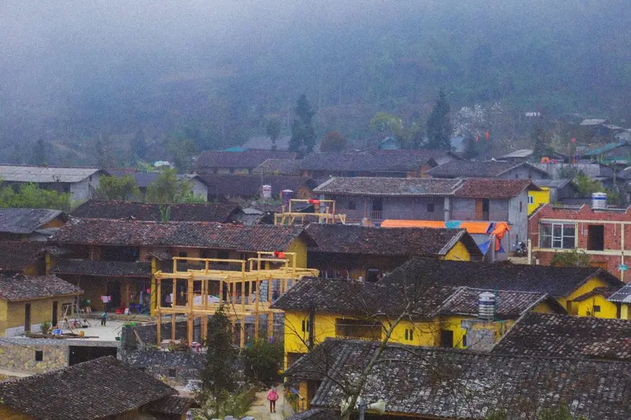 Làng Lô Lô Chải
