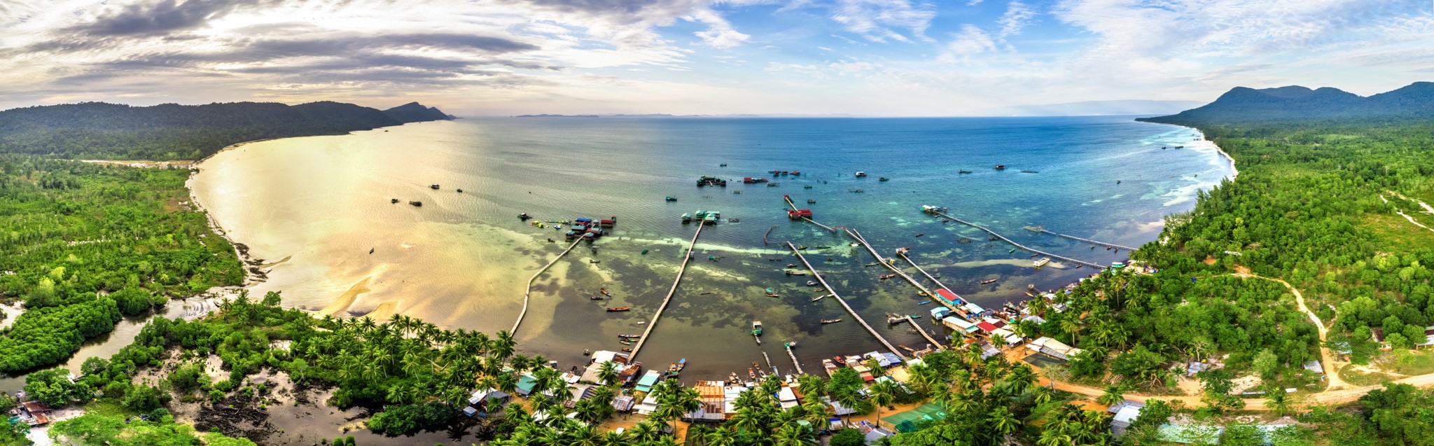 Sông nước và biển đảo miền Nam