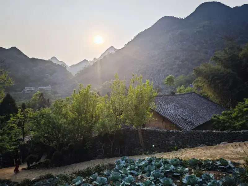 Bản Lao xa