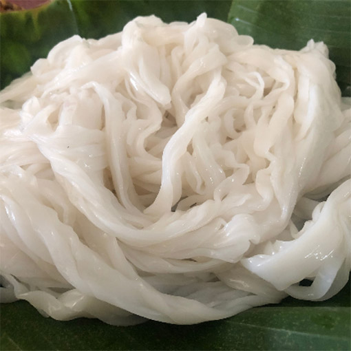 Quán bánh Huế ven đường