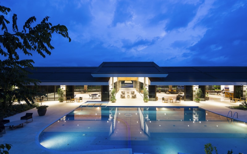 Khu vực Yau Ma Tei với các tòa nhà chung cư cũ có nhiều guest house giá rẻ