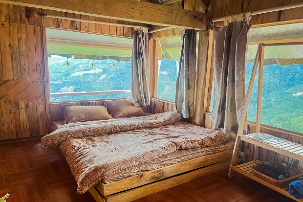 Homestay Tà Xùa view núi và sương mây