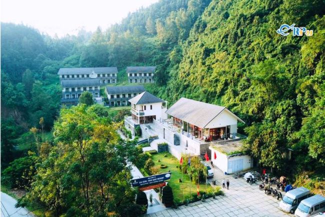 Không gian kiến trúc hài hòa thiên nhiên tại khu nghỉ dưỡng ven chân thác