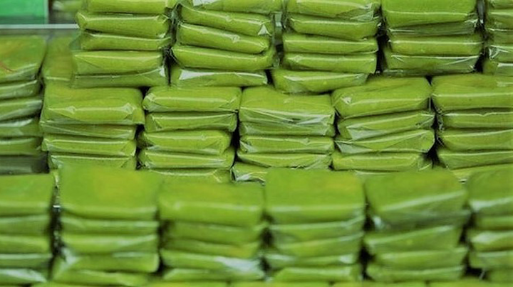 Thưởng thức cốm cùng chuối tiêu trứng cuốc là sự kết hợp hoàn hảo