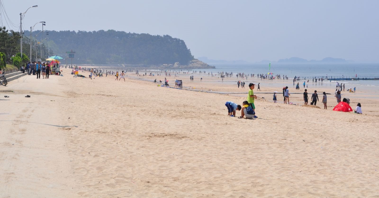 Cảnh quan bãi biển Daecheon mềm mại và thoáng đãng