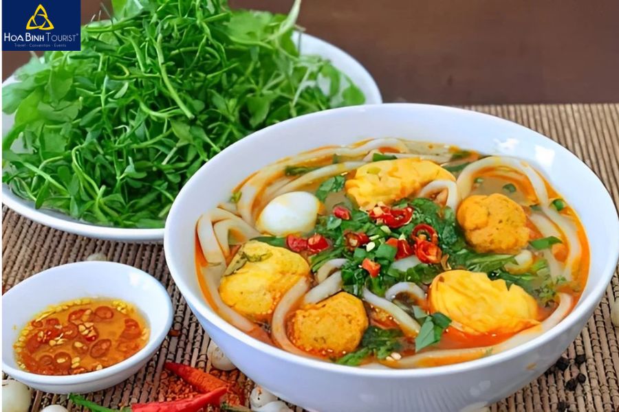 Tô bánh canh Hội An thơm ngon đậm đà du khách nhất định phải thử