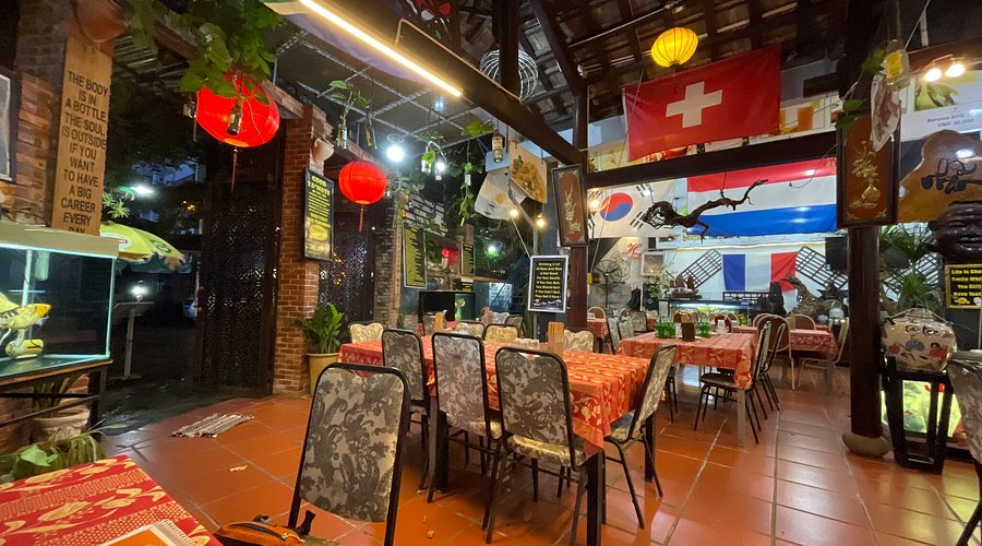 Quán ăn Hoài Linh