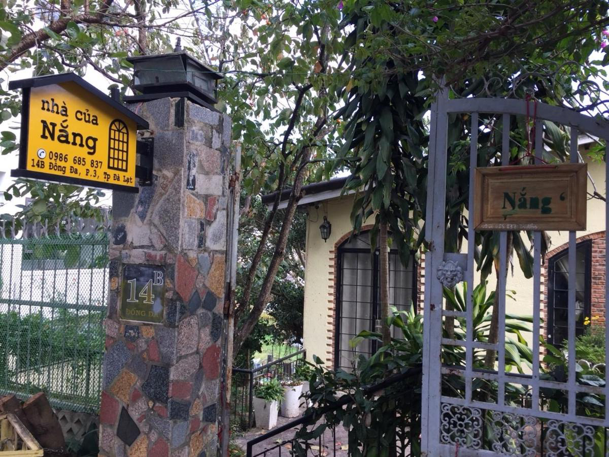 Góc phòng nhìn ra vườn