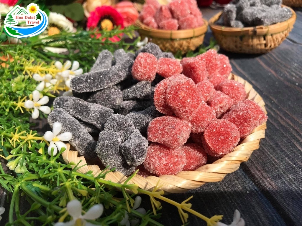 Quầy đặc sản và nông sản tại Chợ Đà Lạt