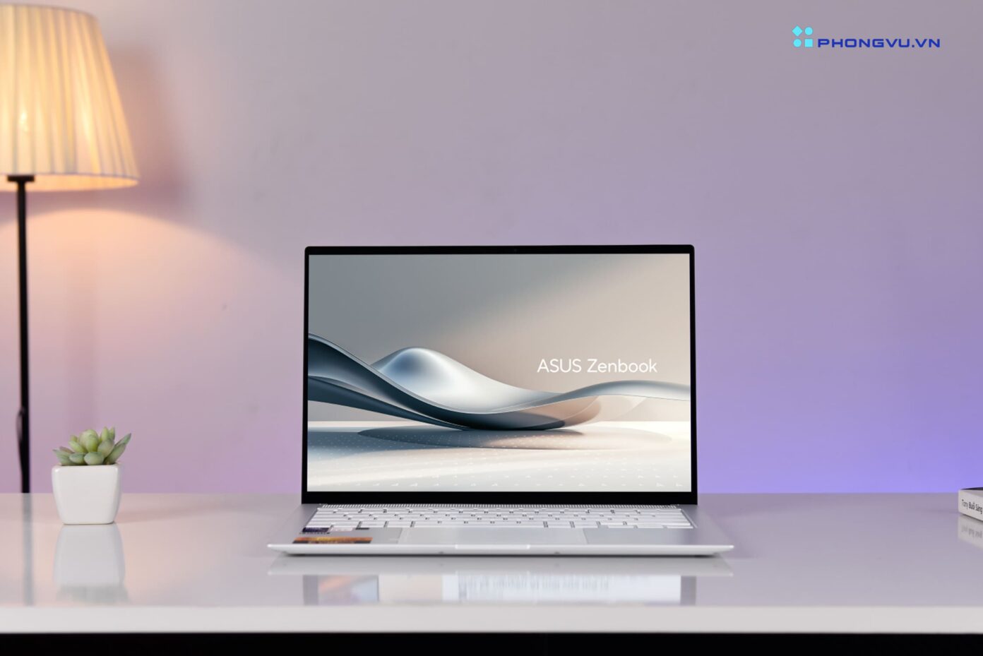 Màn hình OLED độ tương phản cao trên các dòng laptop hiện đại