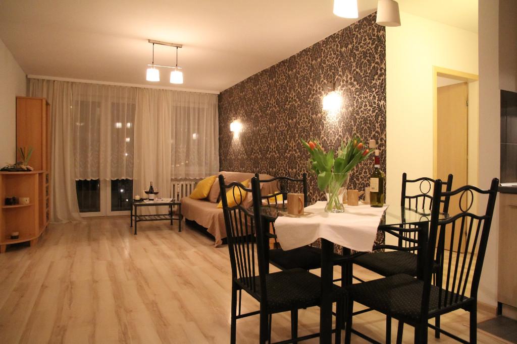 công tắc đèn và thiết bị điện