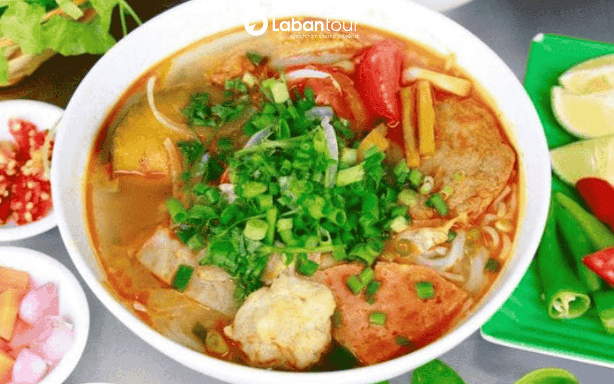 Đến Đà Nẵng, đừng bỏ lỡ món bún chả cá