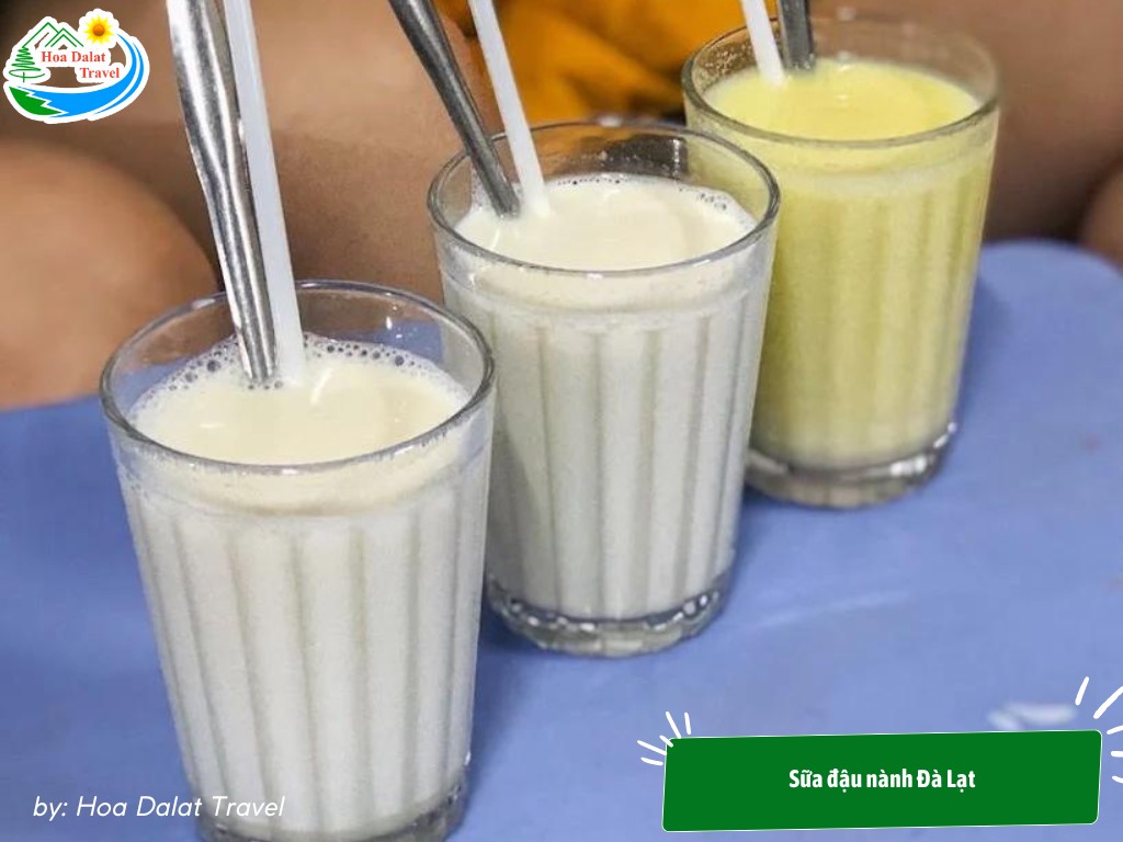Sữa đậu nành nóng Đà Lạt bốc hơi thơm lừng trên phố