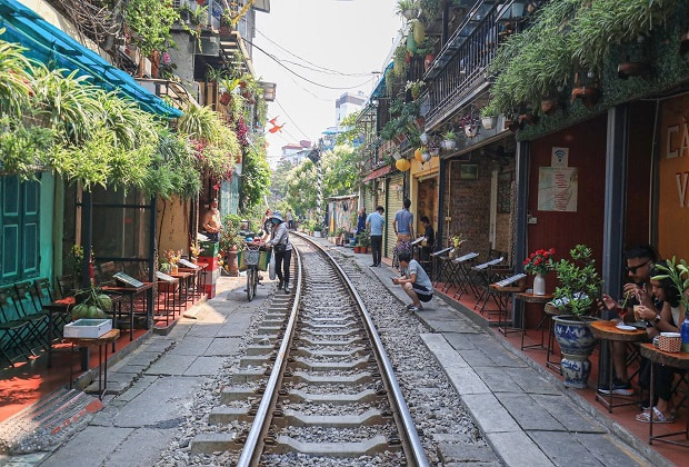 Phố đường tàu là địa điểm du lịch yêu thích của nhiều khách nước ngoài