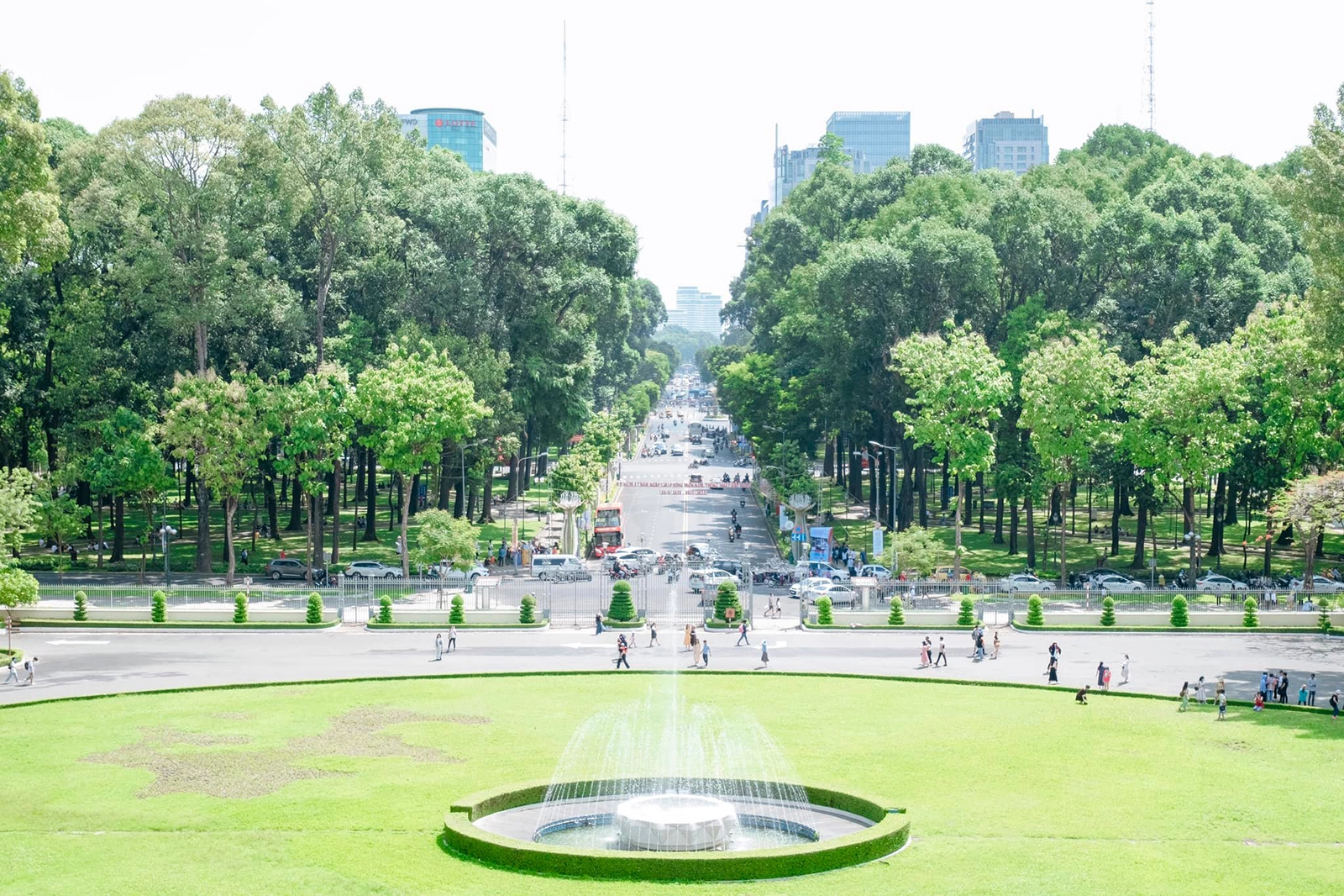 Mặt tiền Dinh Độc Lập
