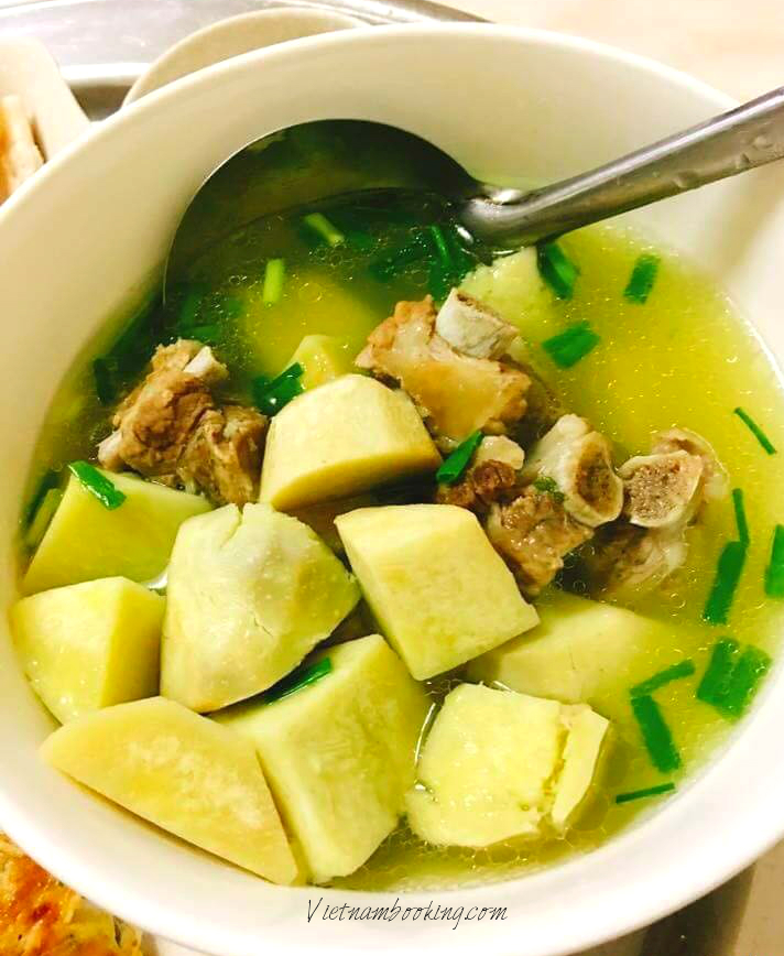Khoai sọ mán bở tơi nấu xương