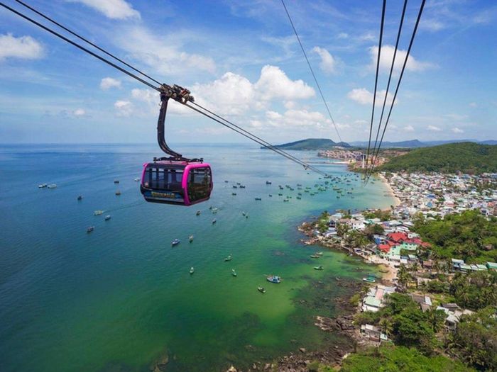 Cáp treo Sun World Hòn Thơm nhìn ra biển