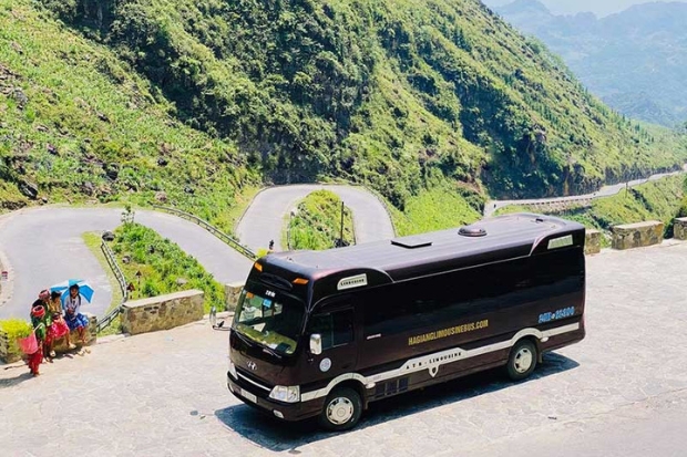 Review du lịch Hà Giang tự túc - Xe limousine