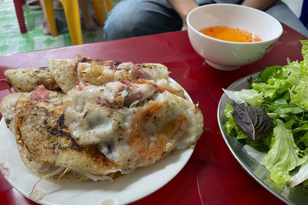 Bánh xèo mực Nha Trang